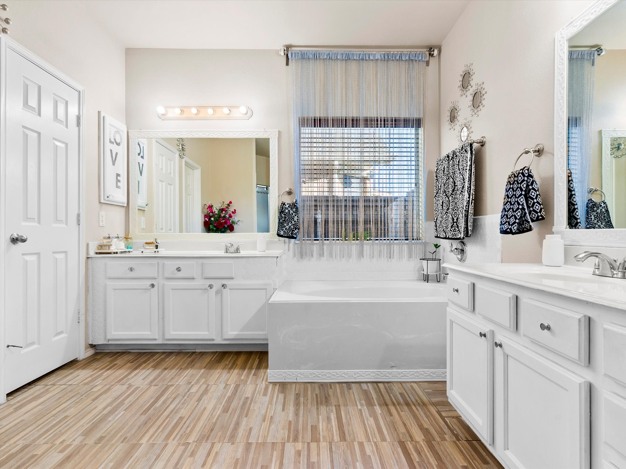 5556 Nacogdoches Trail