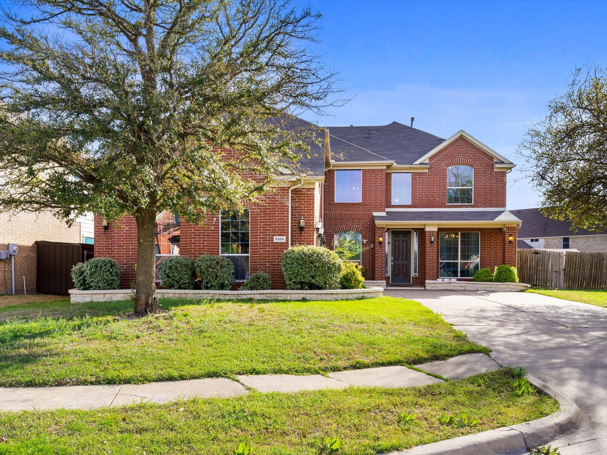 5556 Nacogdoches Trail