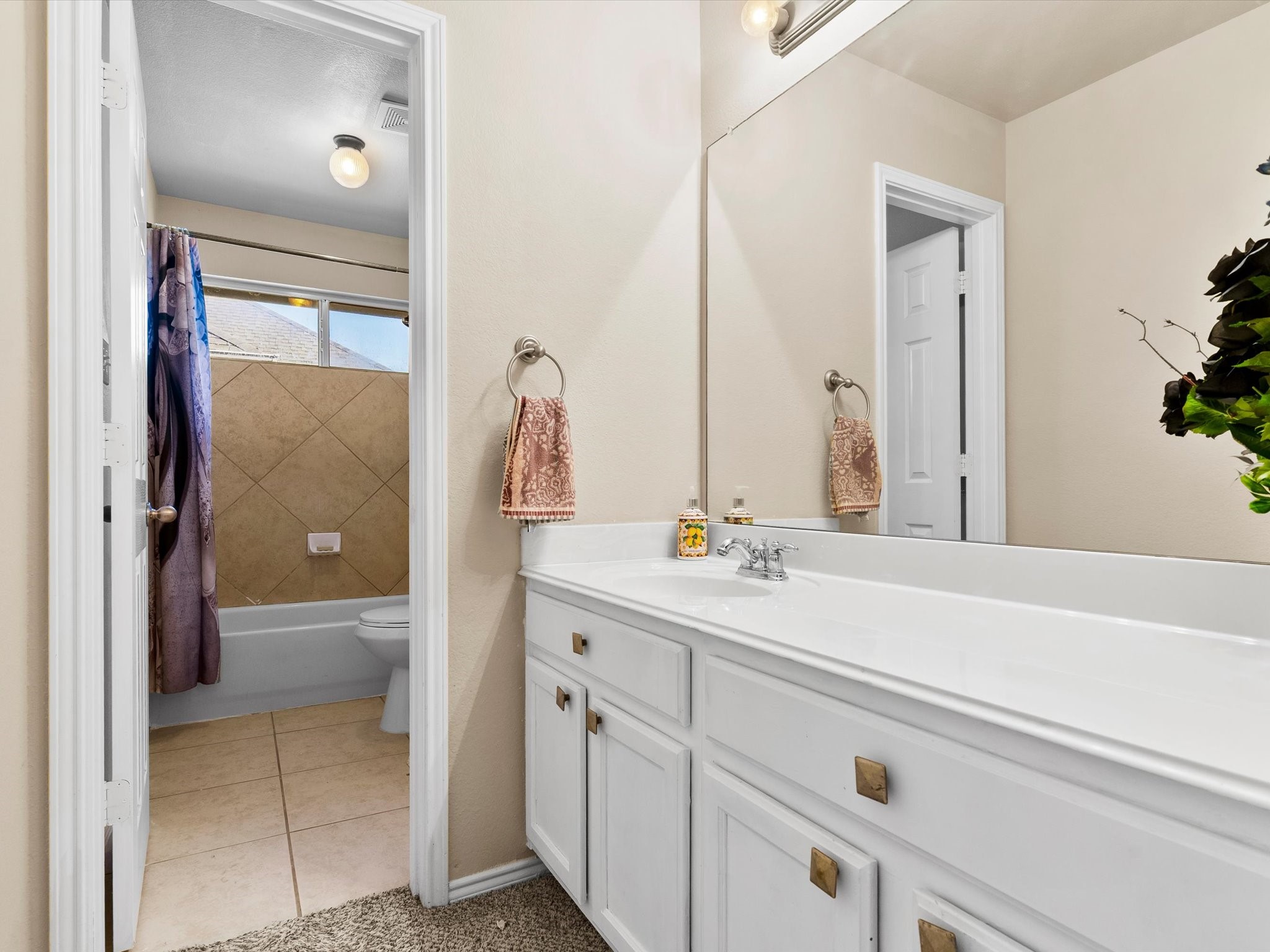 5556 Nacogdoches Trail