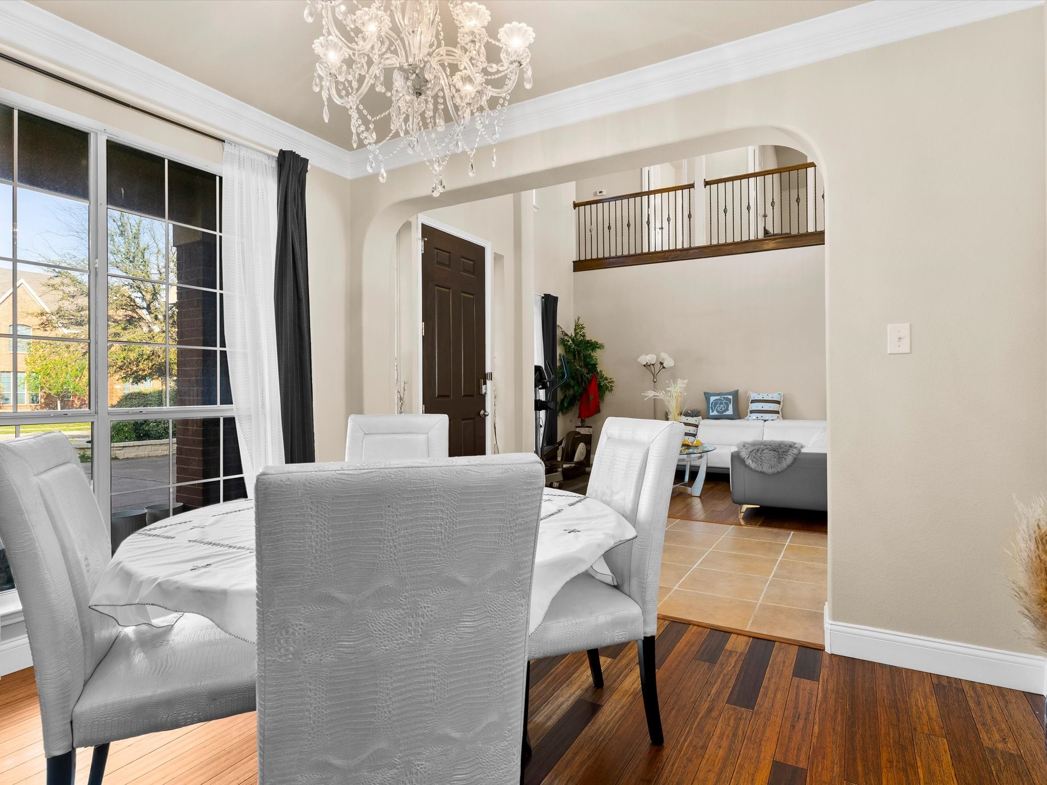 5556 Nacogdoches Trail