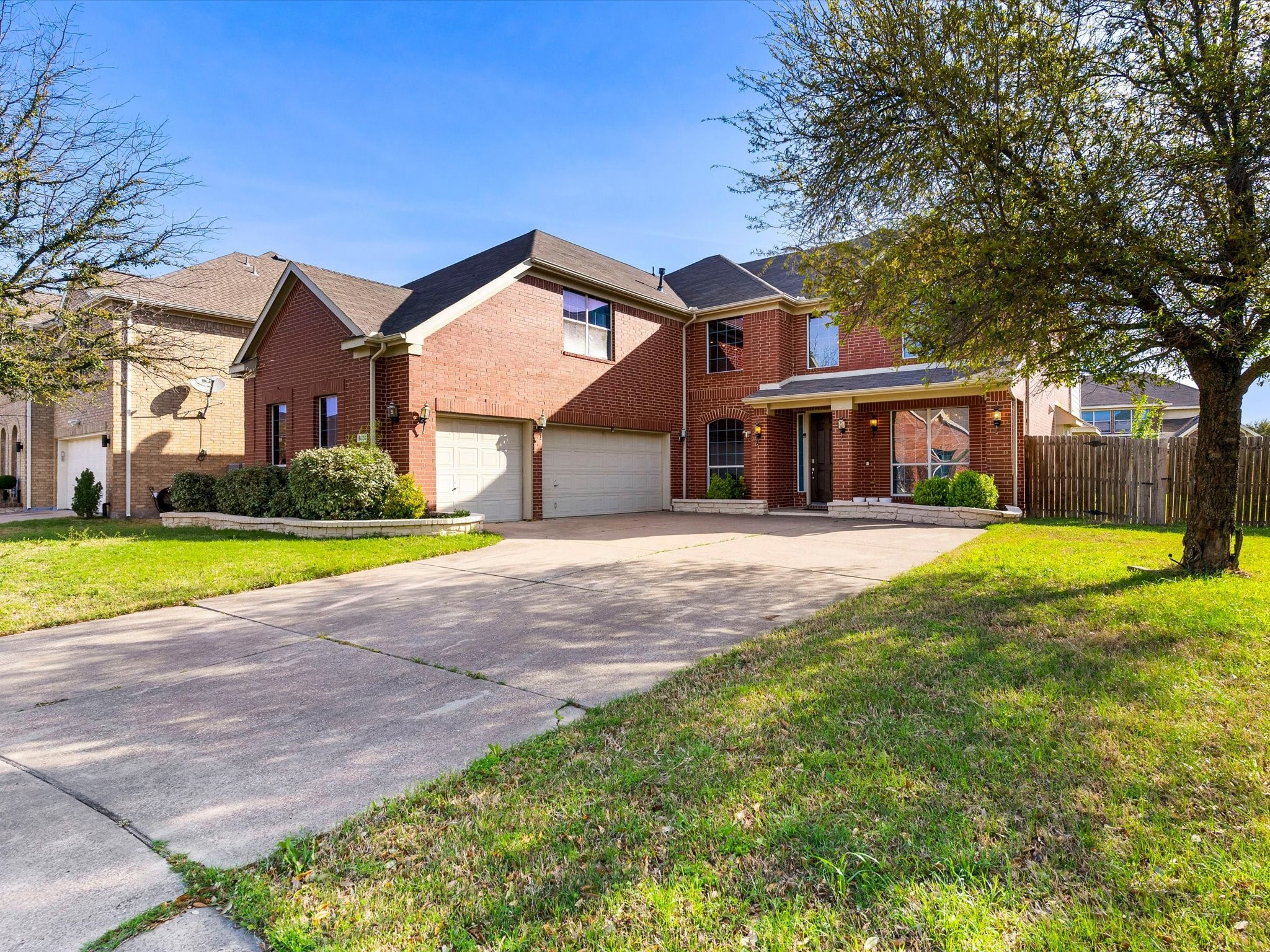 5556 Nacogdoches Trail