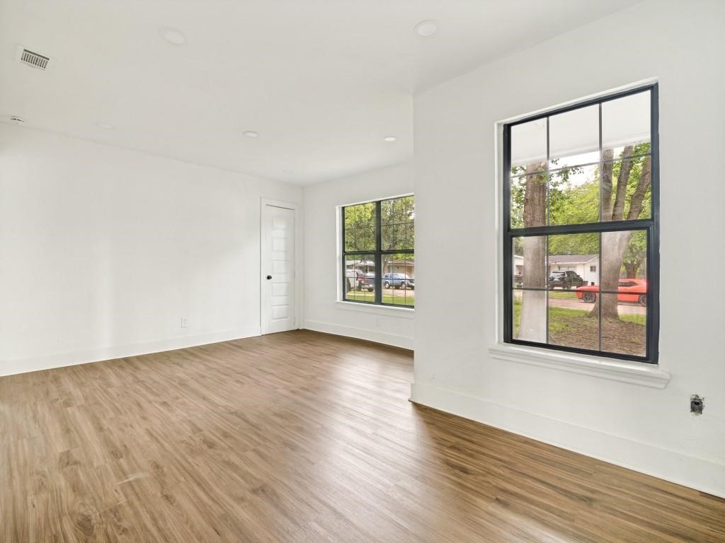 616 Leyenda Drive
