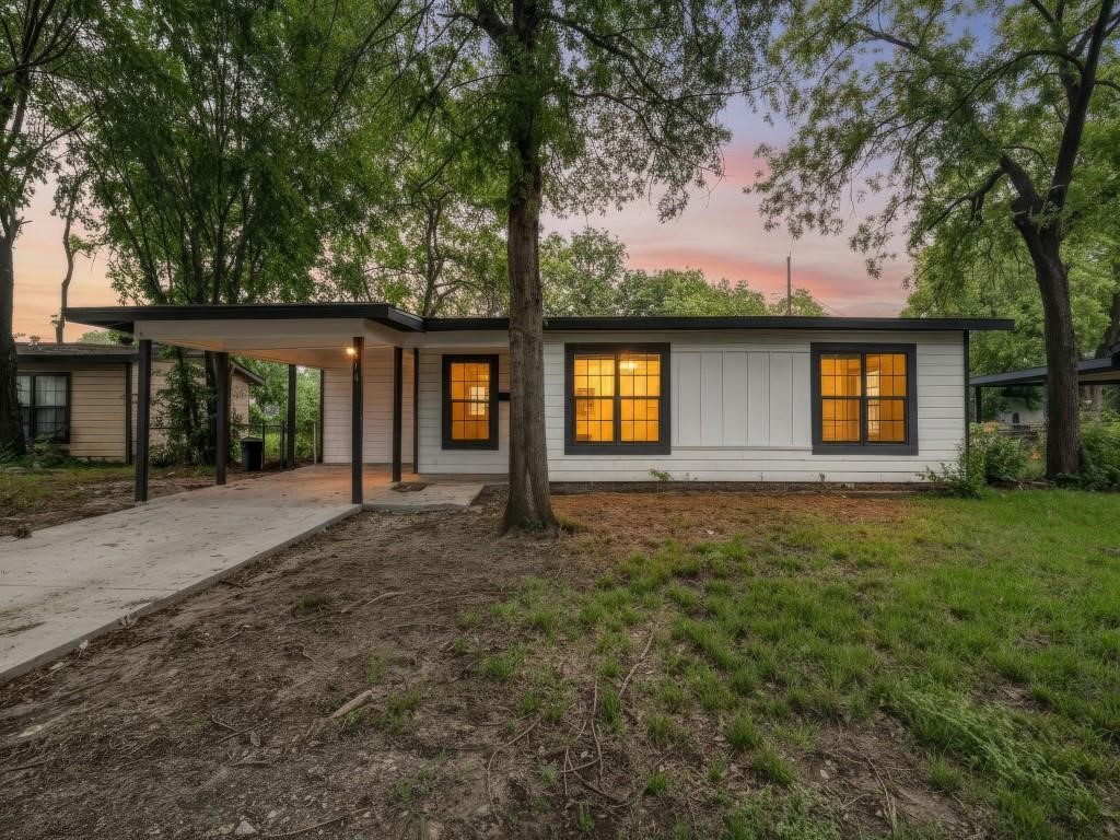 616 Leyenda Drive