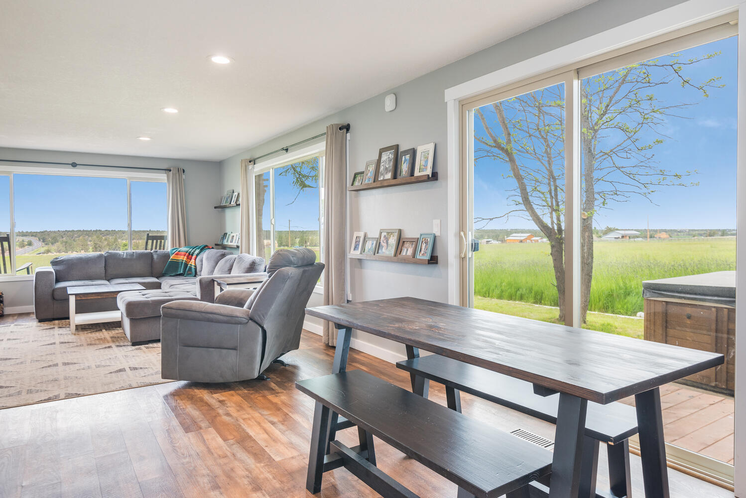 17435 Hahlen Avenue W