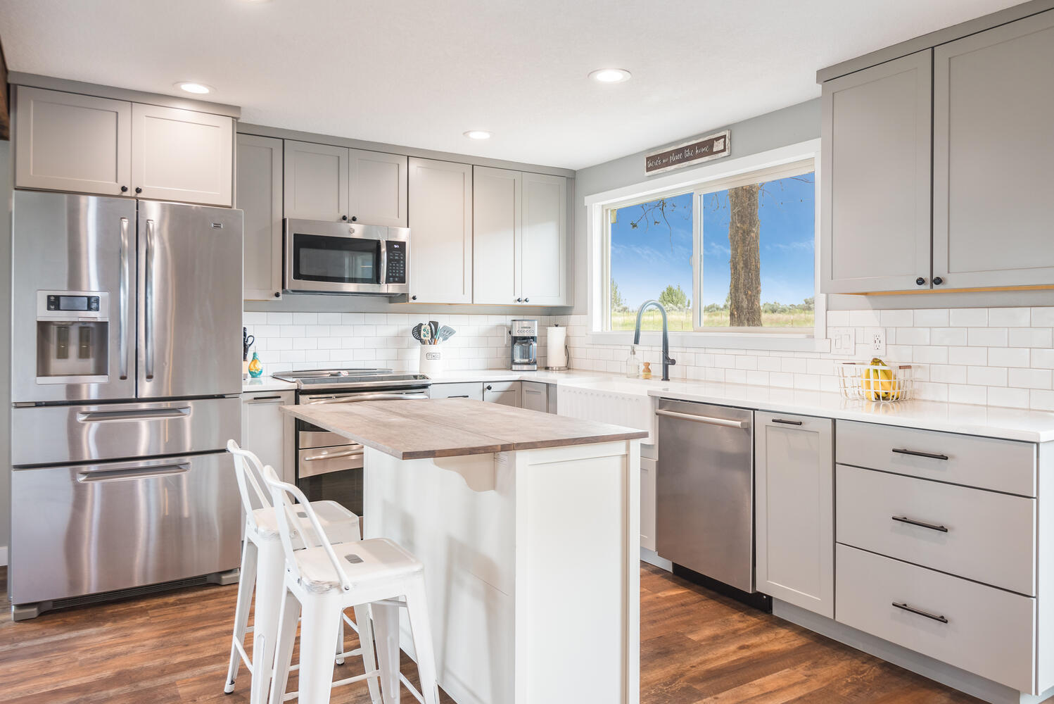 17435 Hahlen Avenue W