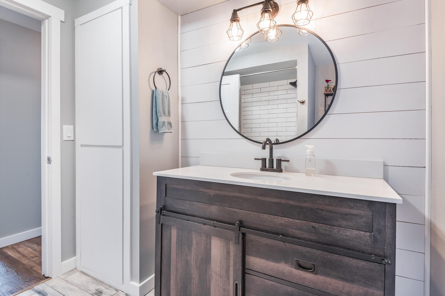 17435 Hahlen Avenue W