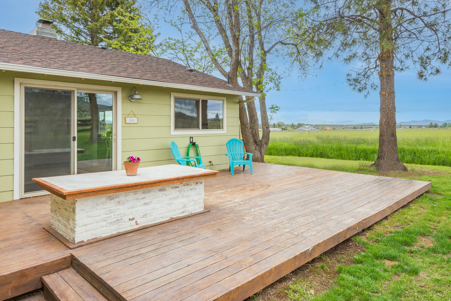 17435 Hahlen Avenue W