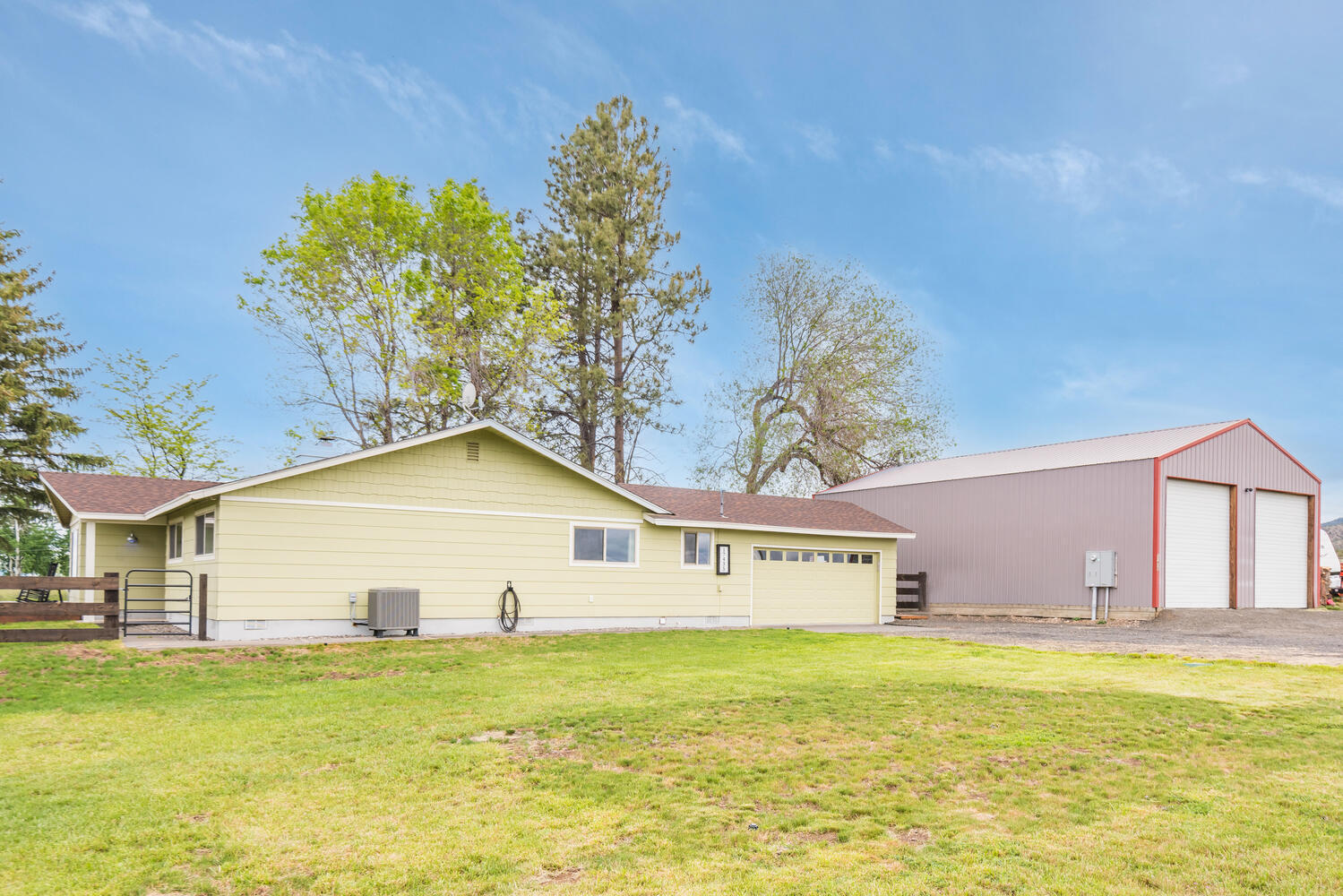 17435 Hahlen Avenue W