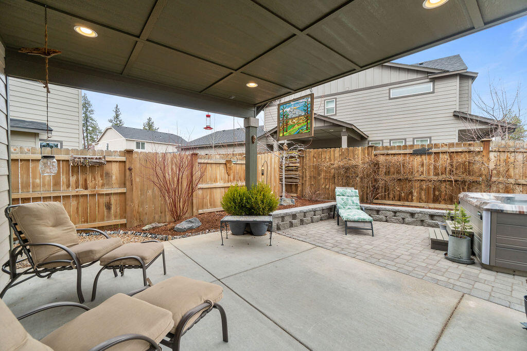 743 N Roundhouse Court