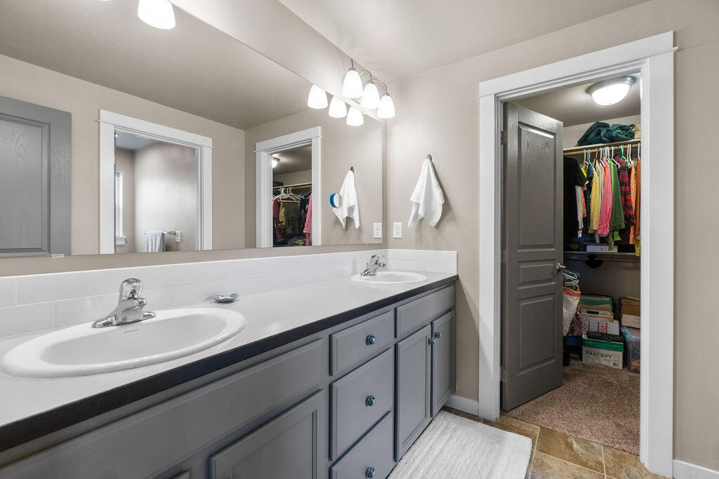 743 N Roundhouse Court