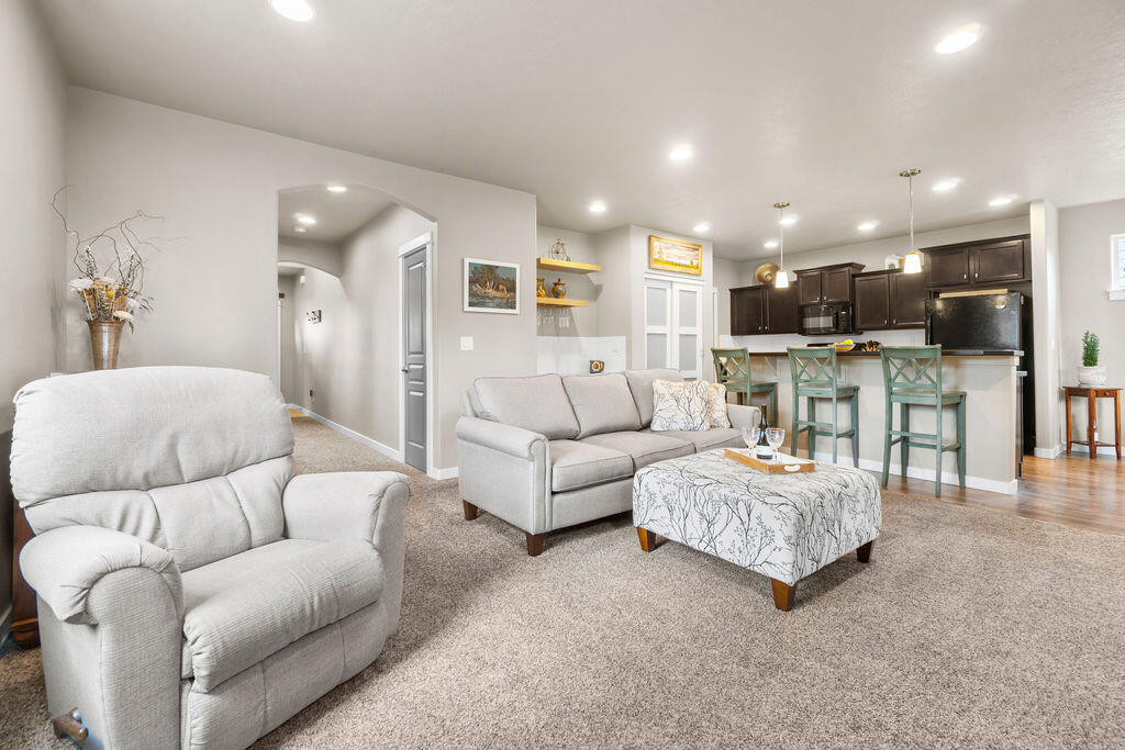 743 N Roundhouse Court