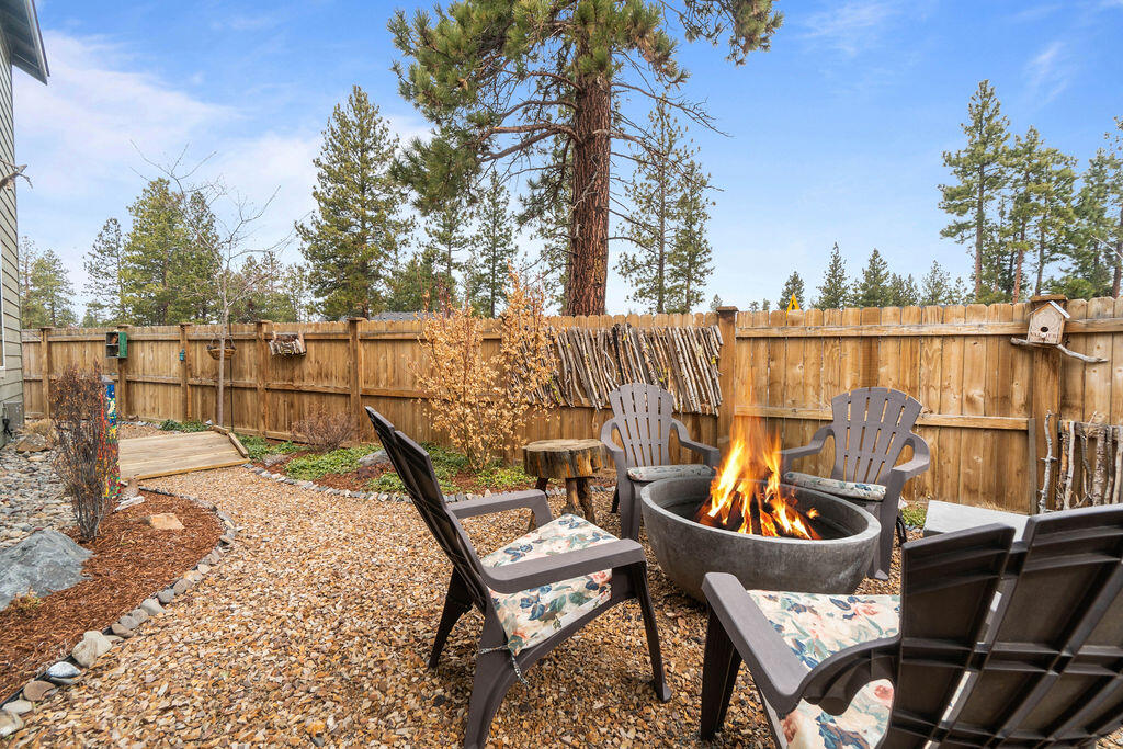 743 N Roundhouse Court