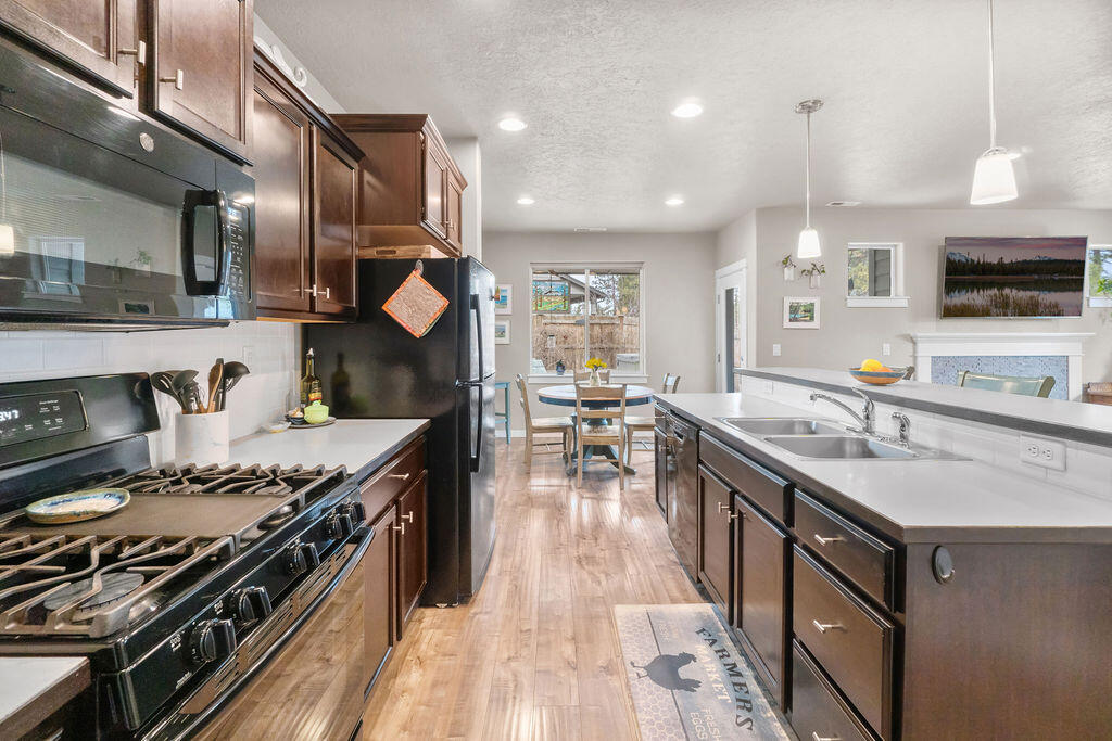 743 N Roundhouse Court