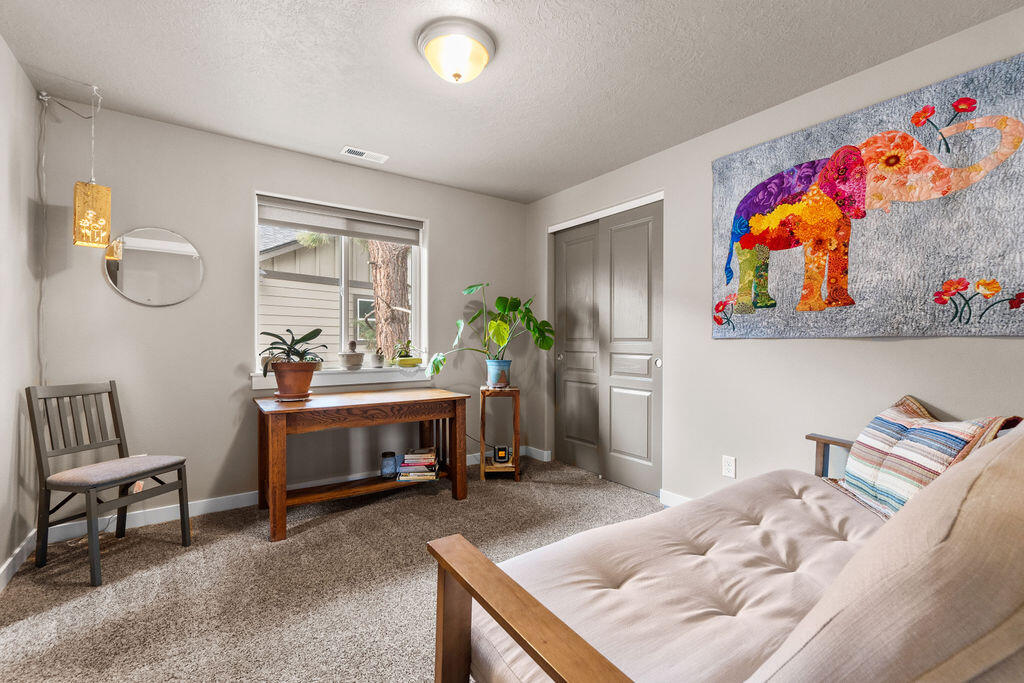 743 N Roundhouse Court