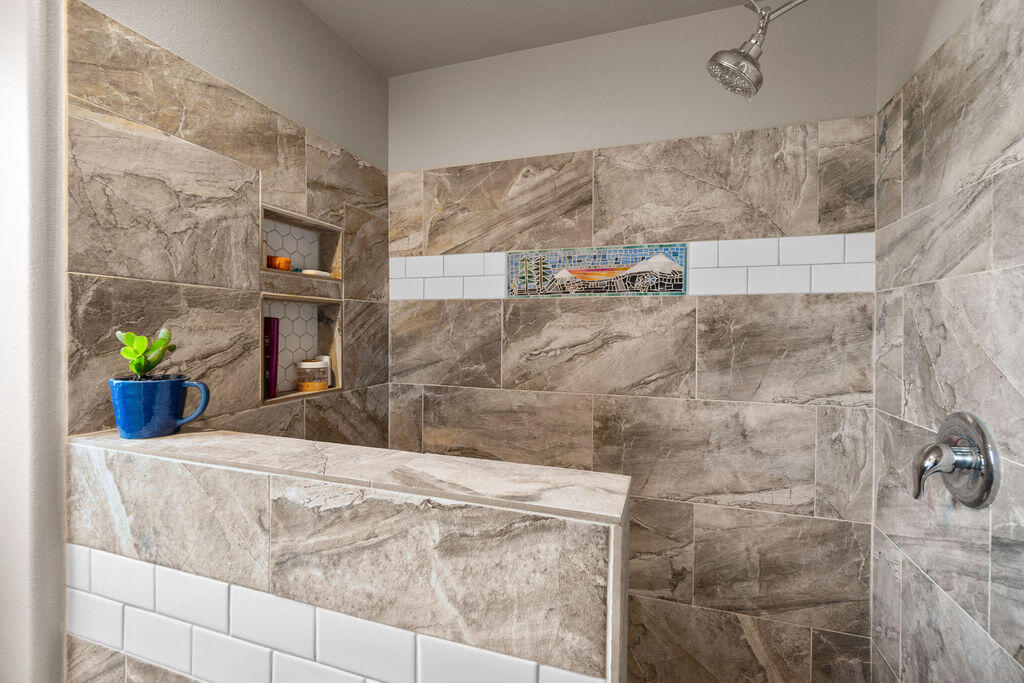 743 N Roundhouse Court