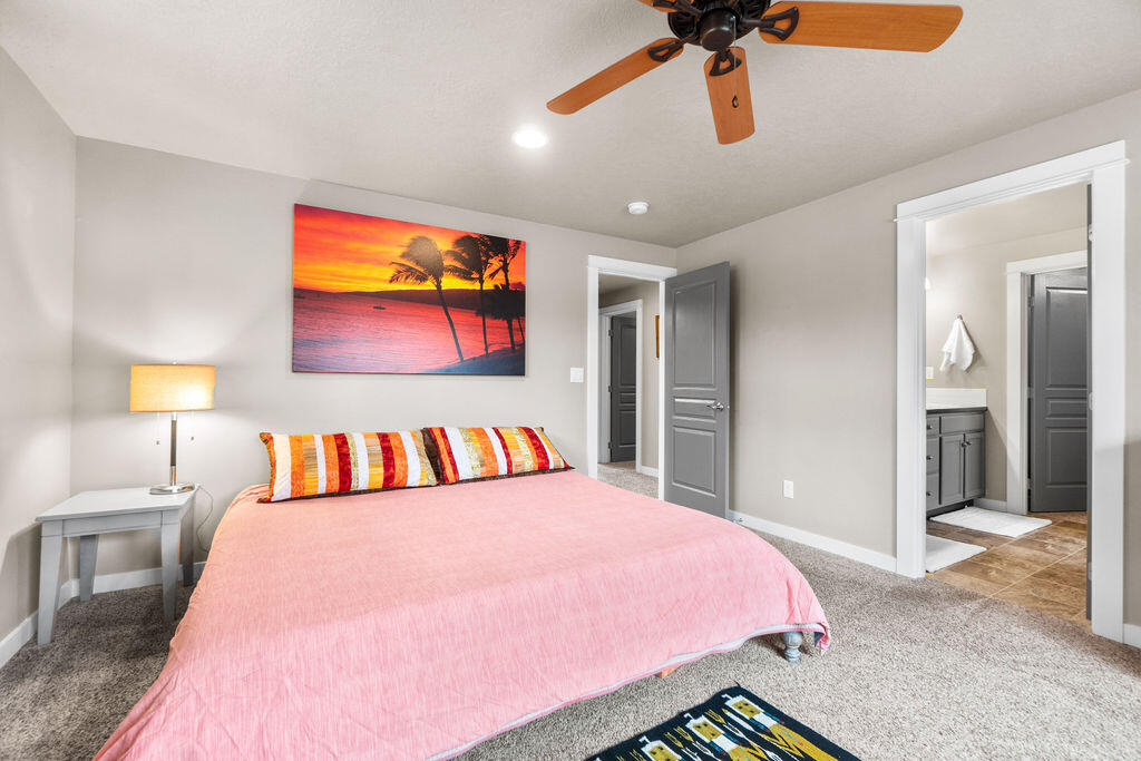 743 N Roundhouse Court