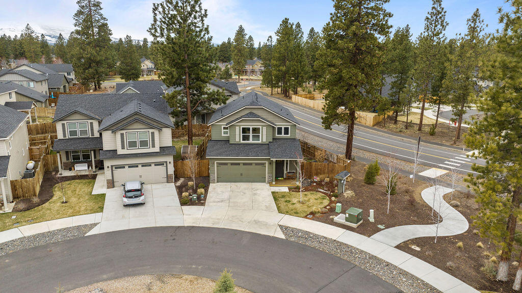 743 N Roundhouse Court