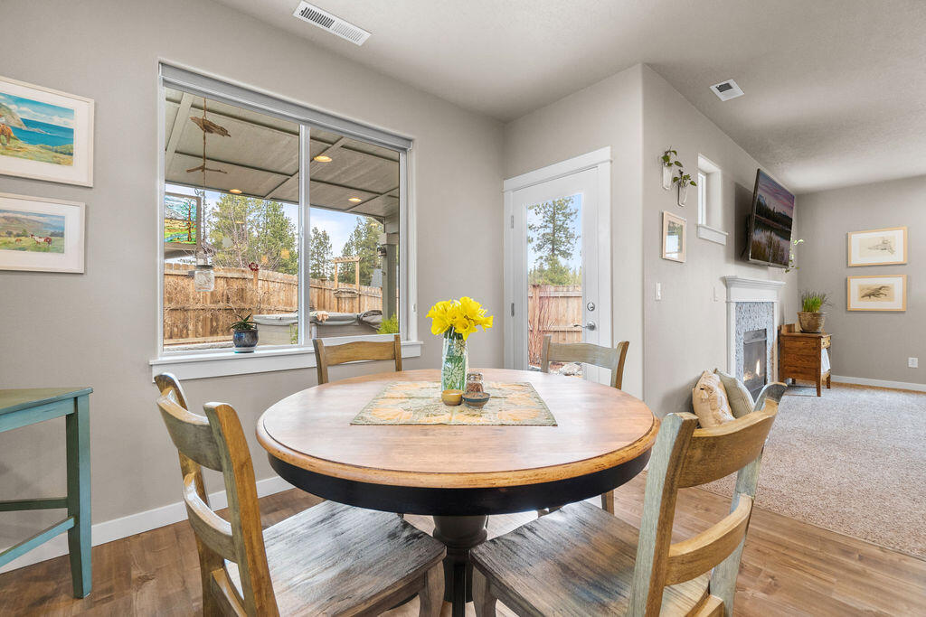 743 N Roundhouse Court