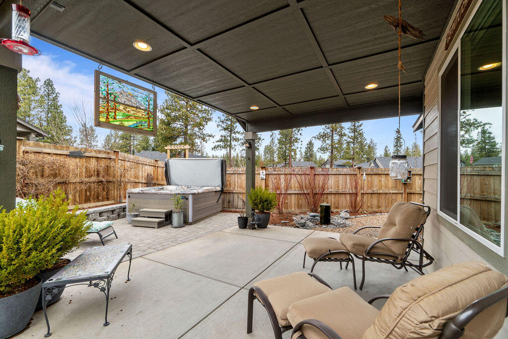 743 N Roundhouse Court