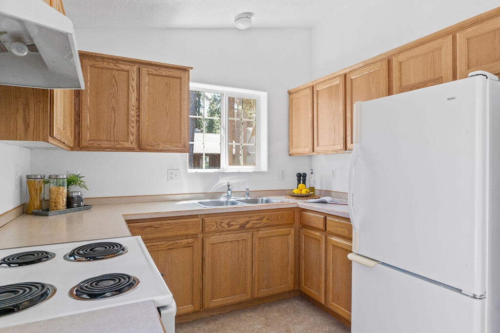 108 N Dark Horse Lane