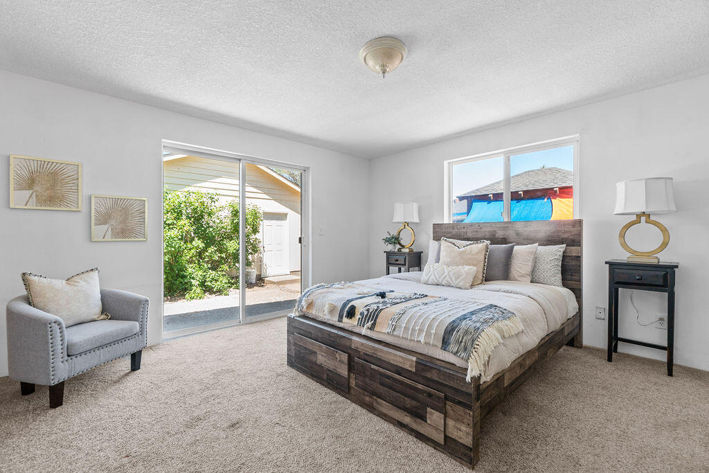 108 N Dark Horse Lane