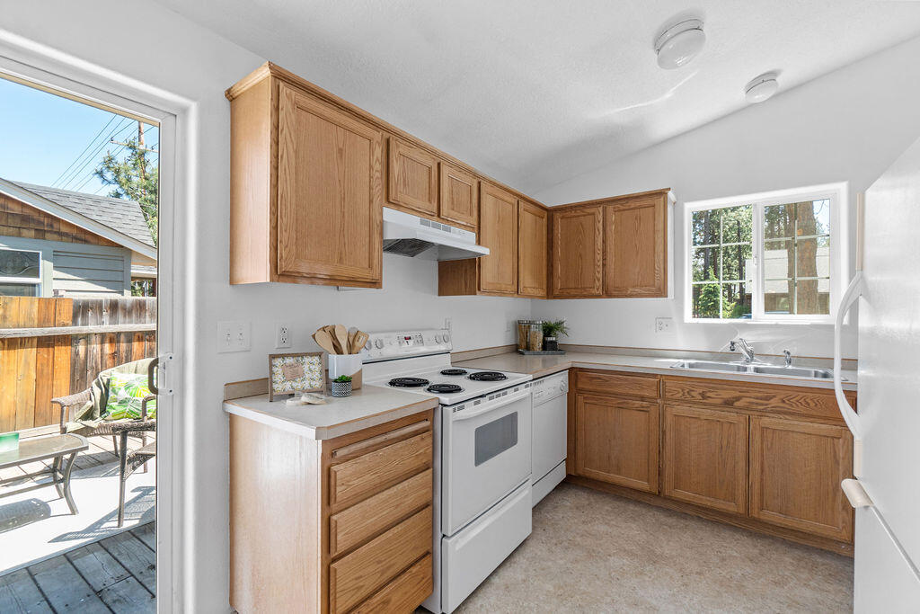 108 N Dark Horse Lane