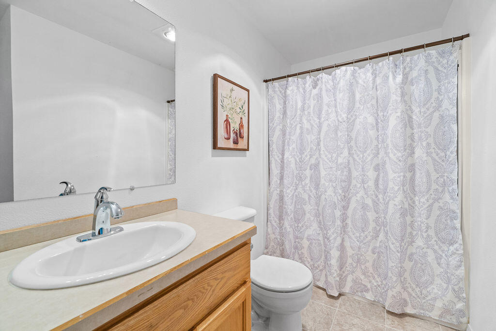 108 N Dark Horse Lane