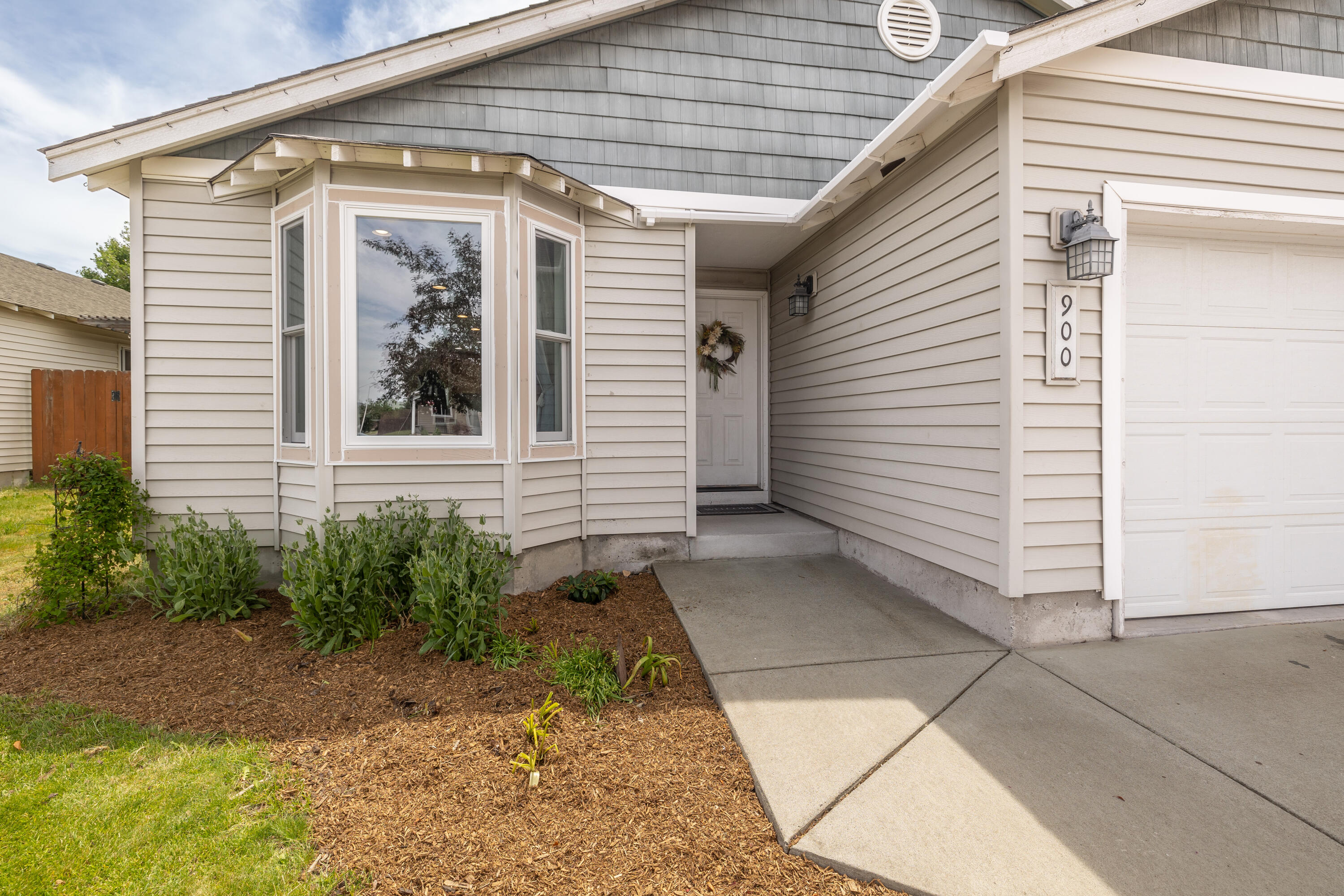 900 NW Spruce Tree Place