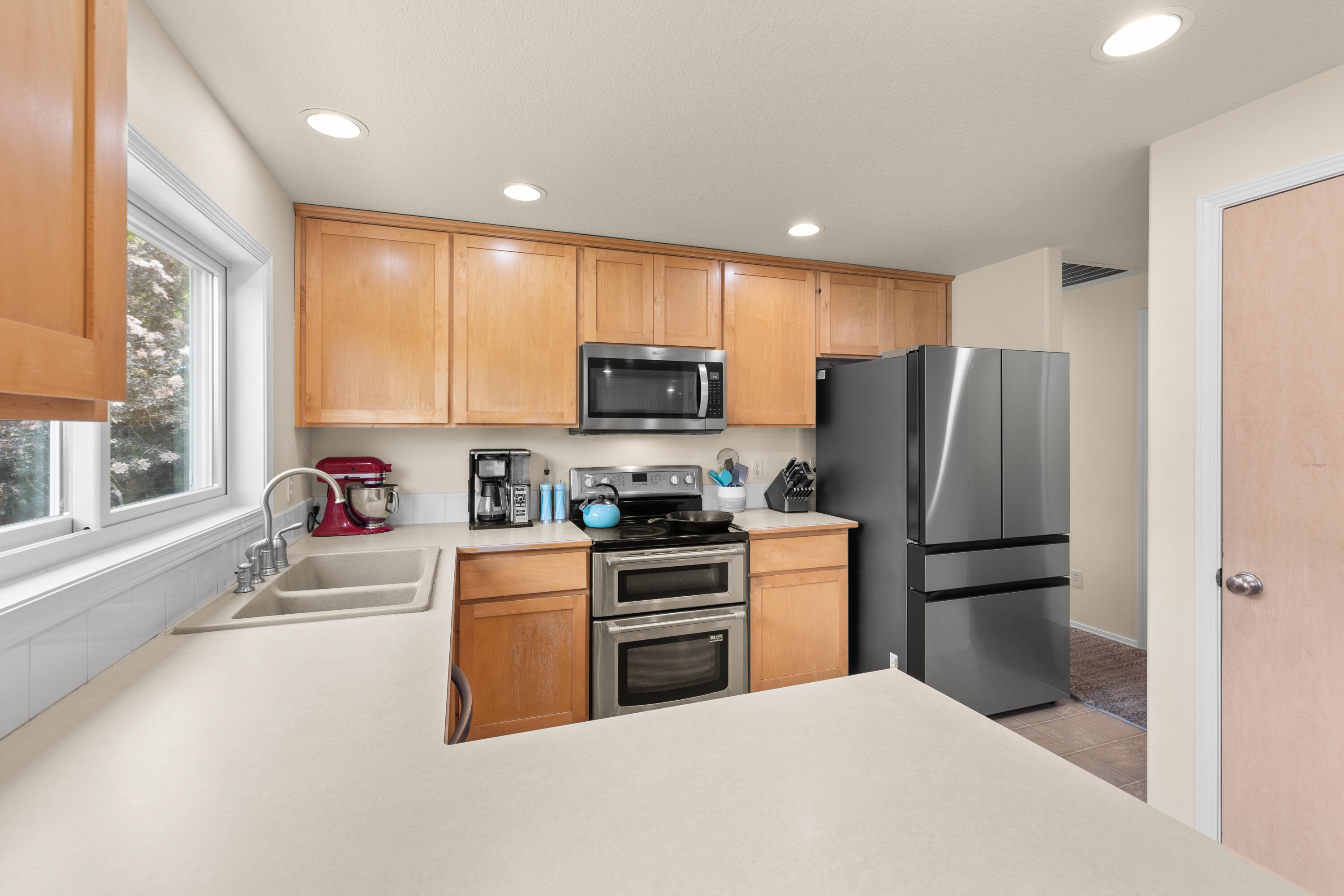 900 NW Spruce Tree Place