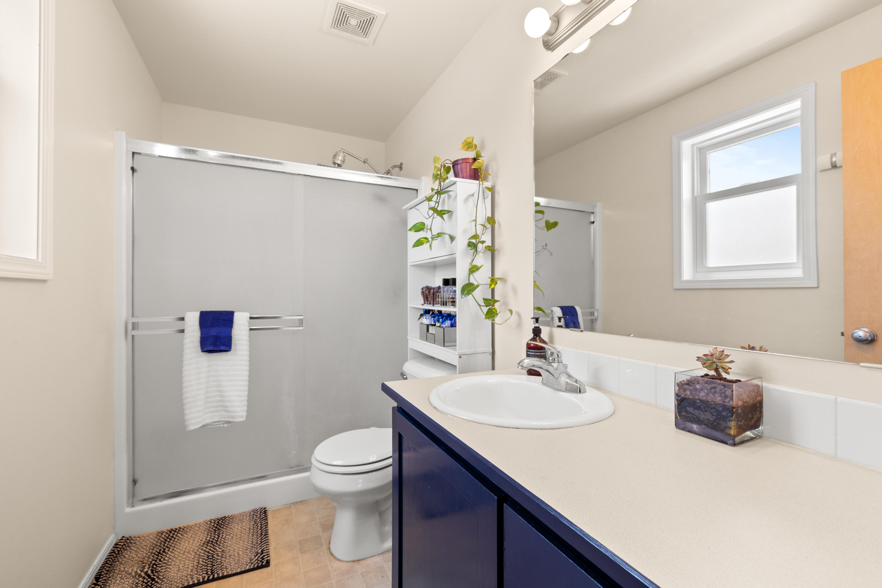 900 NW Spruce Tree Place