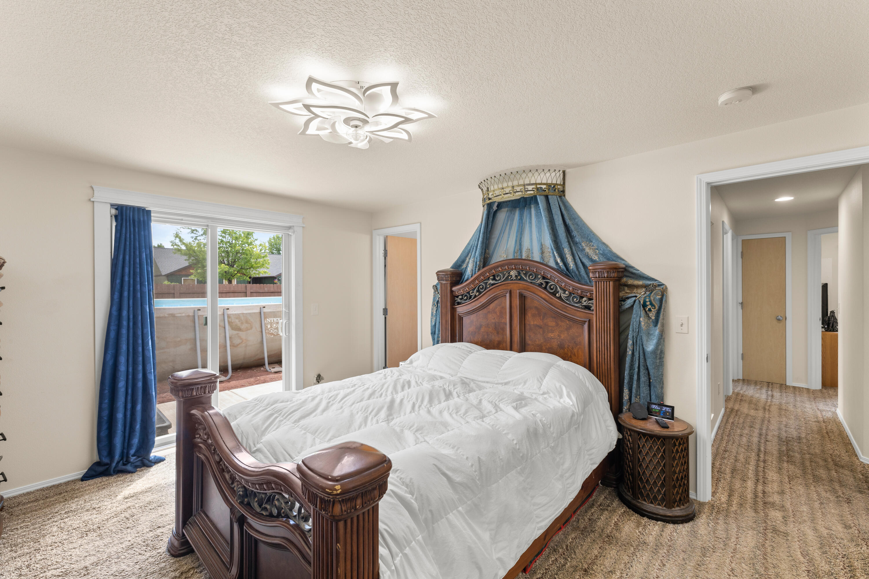 900 NW Spruce Tree Place