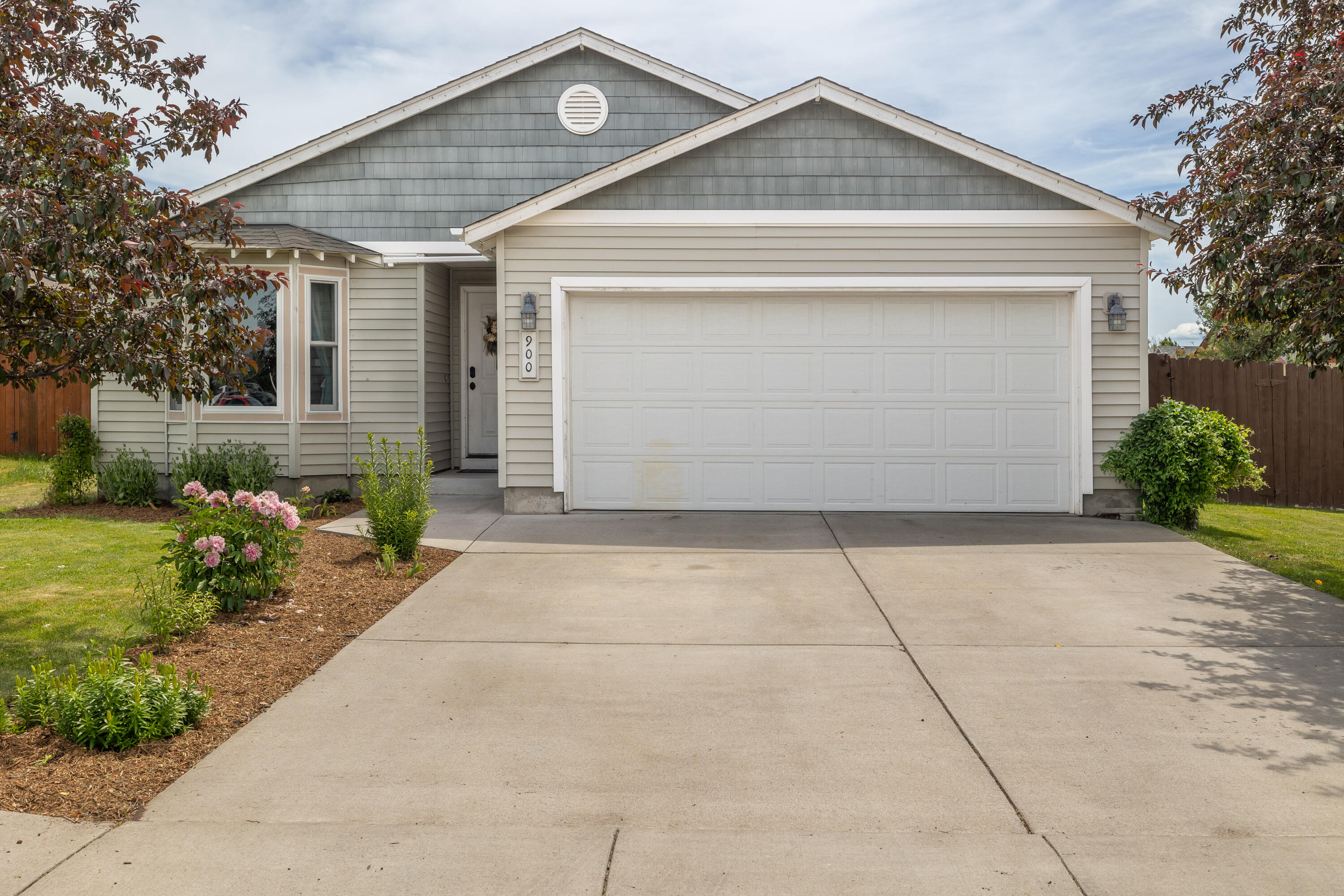 900 NW Spruce Tree Place