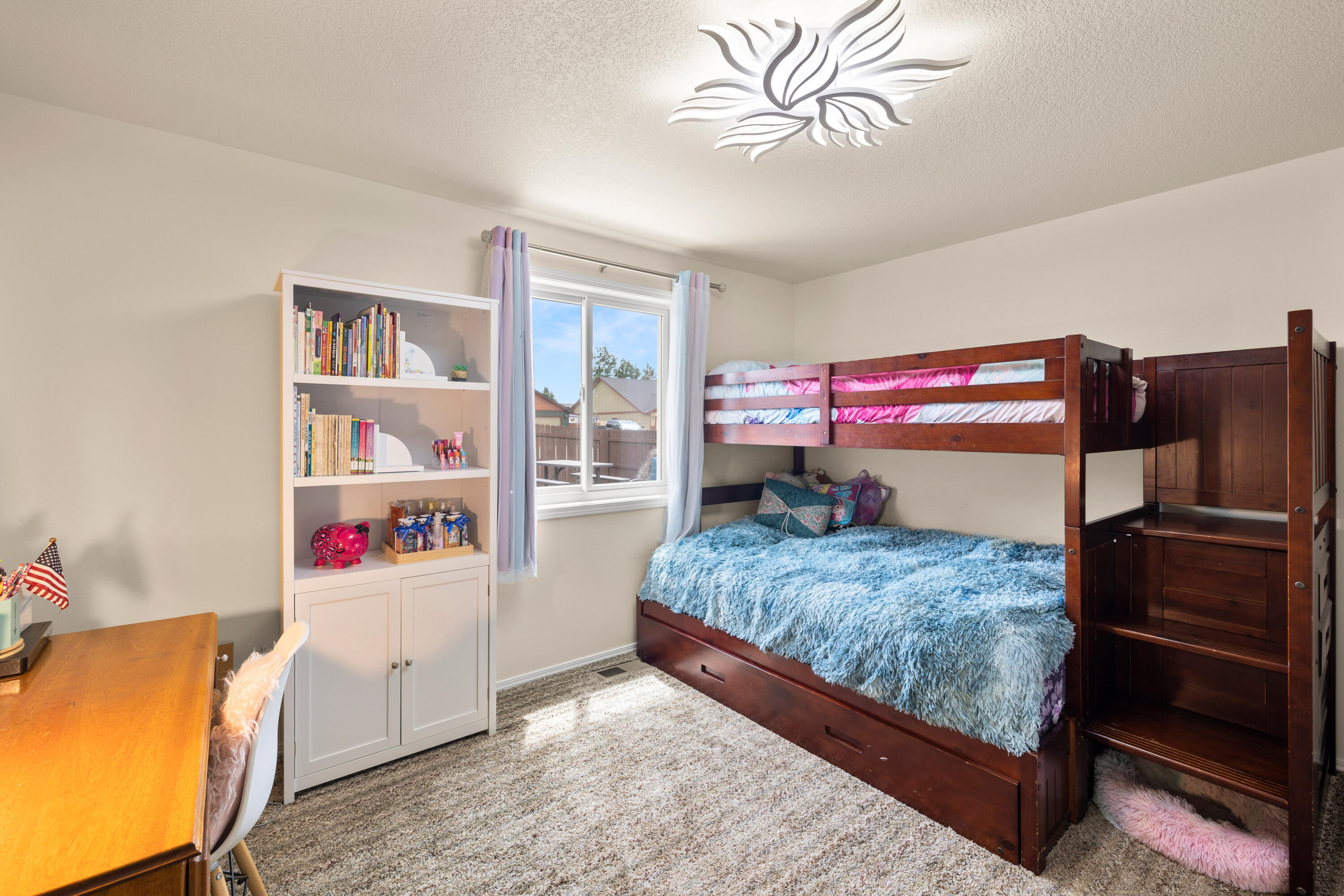 900 NW Spruce Tree Place