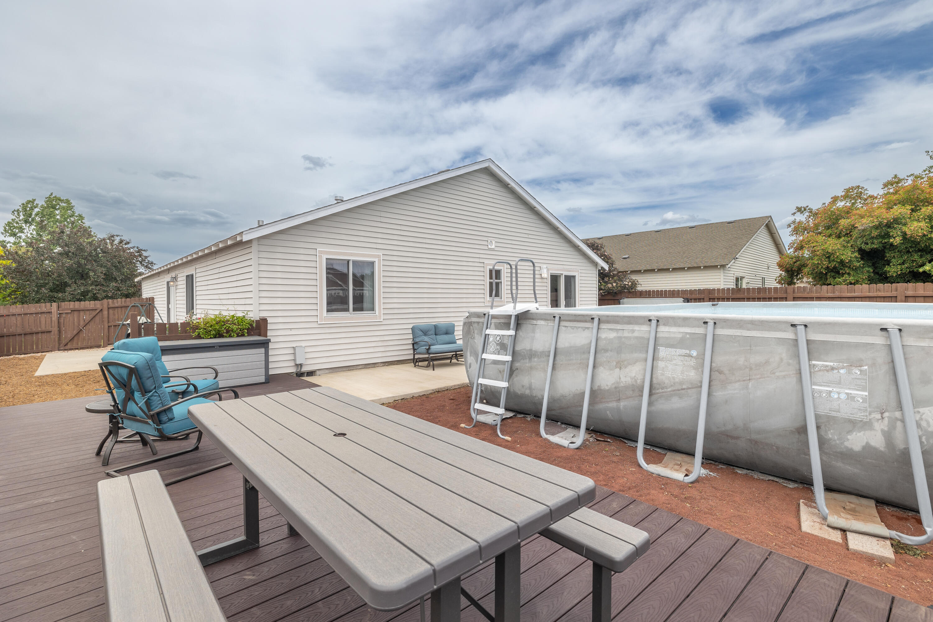 900 NW Spruce Tree Place