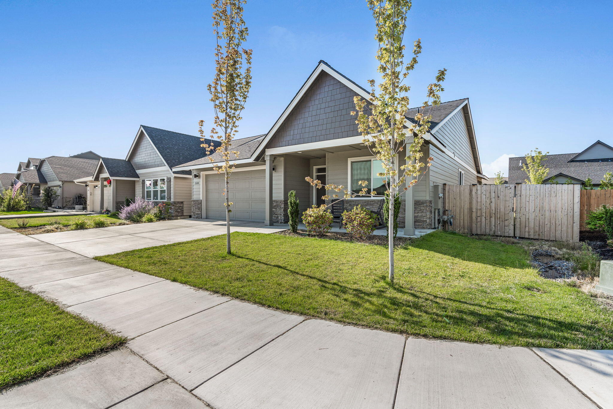 2580 NW Glen Oak Avenue