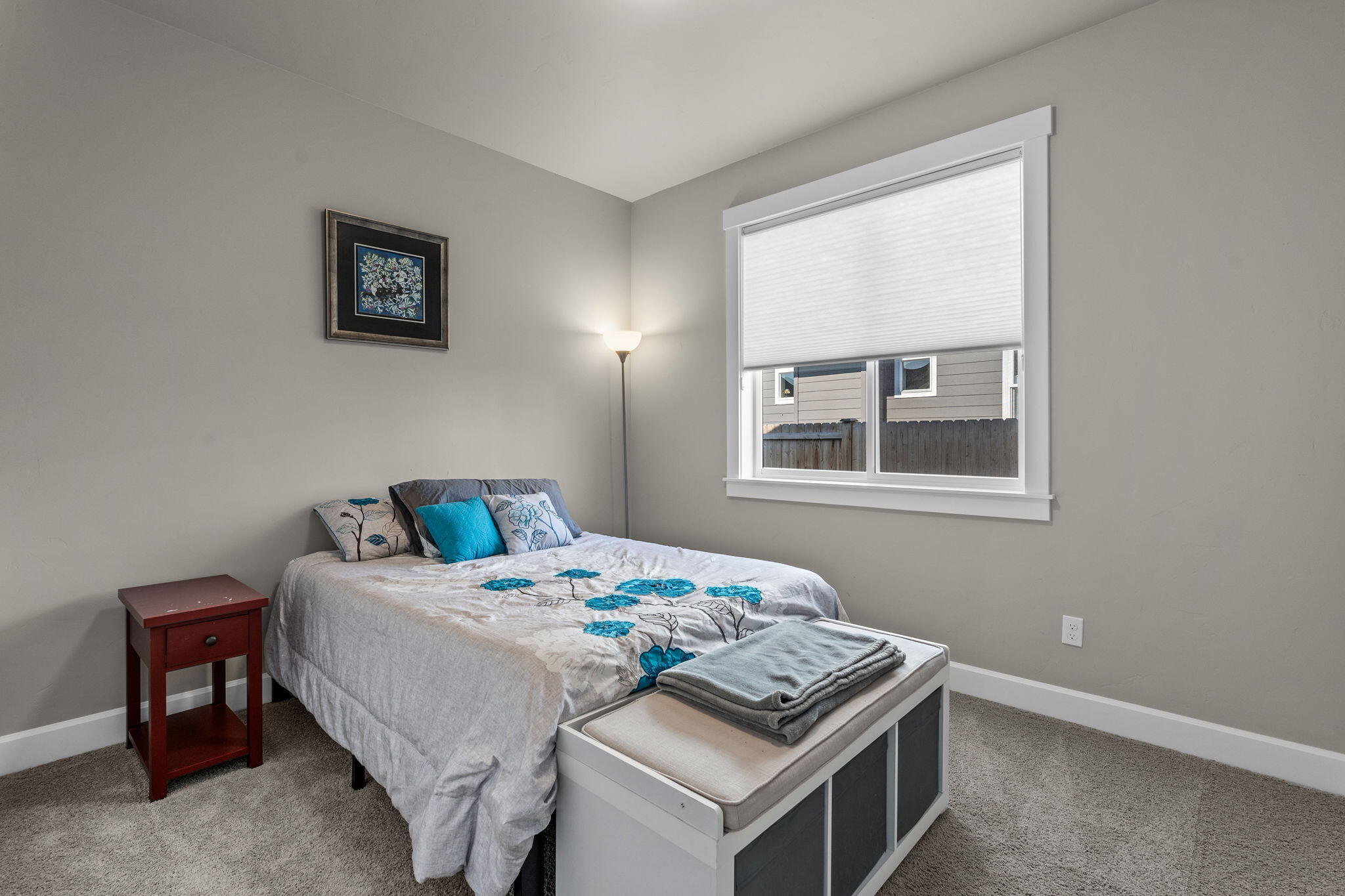 2580 NW Glen Oak Avenue