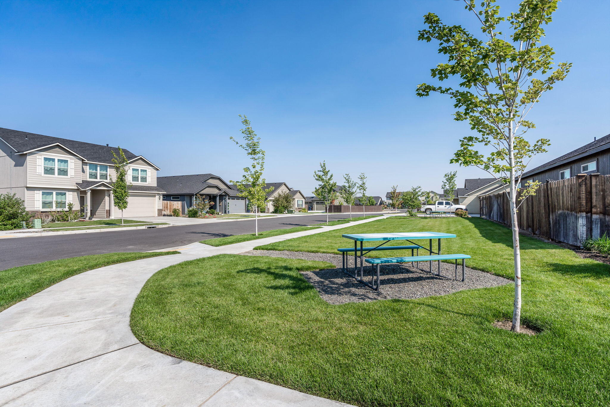 2580 NW Glen Oak Avenue