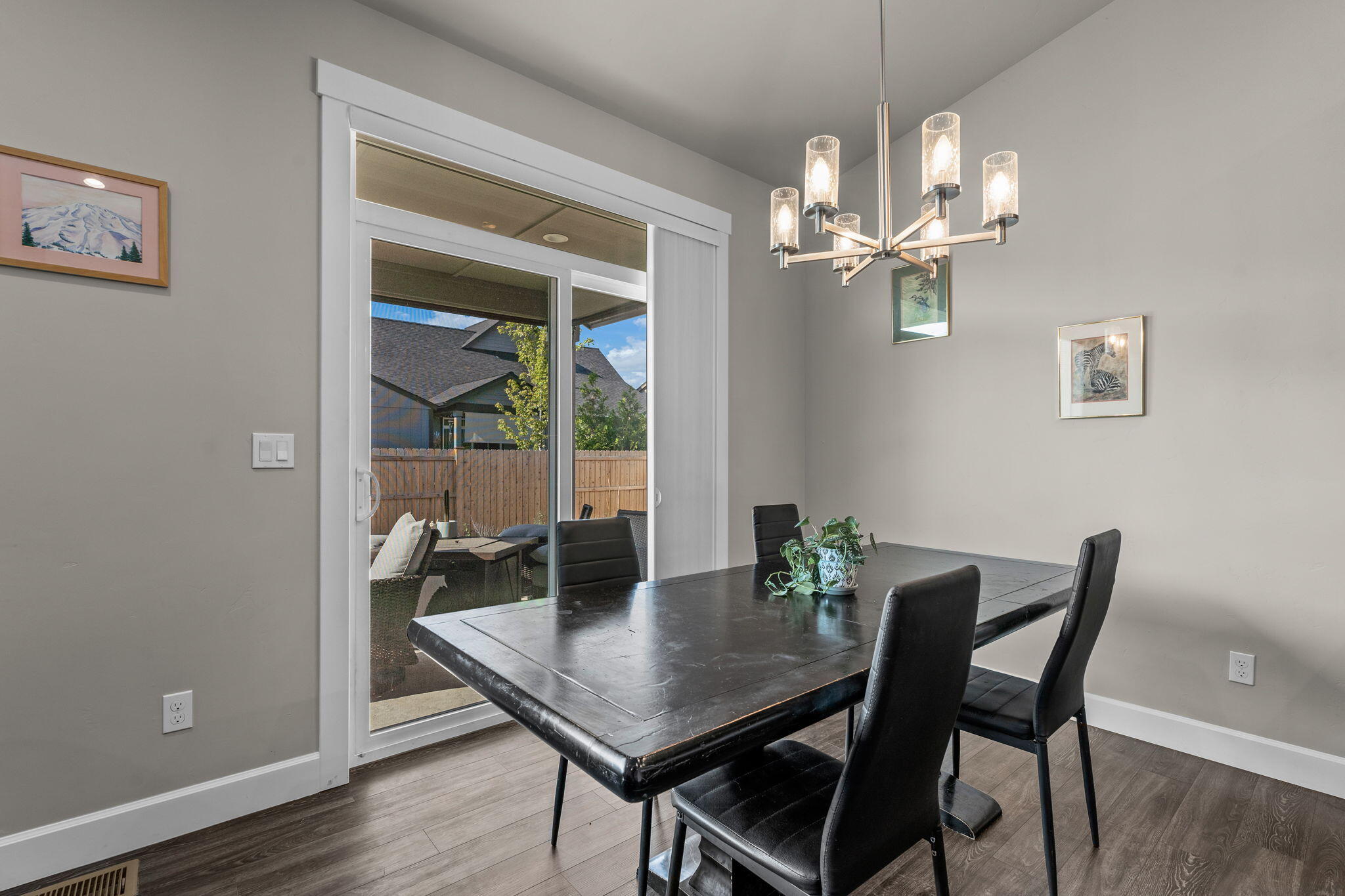 2580 NW Glen Oak Avenue