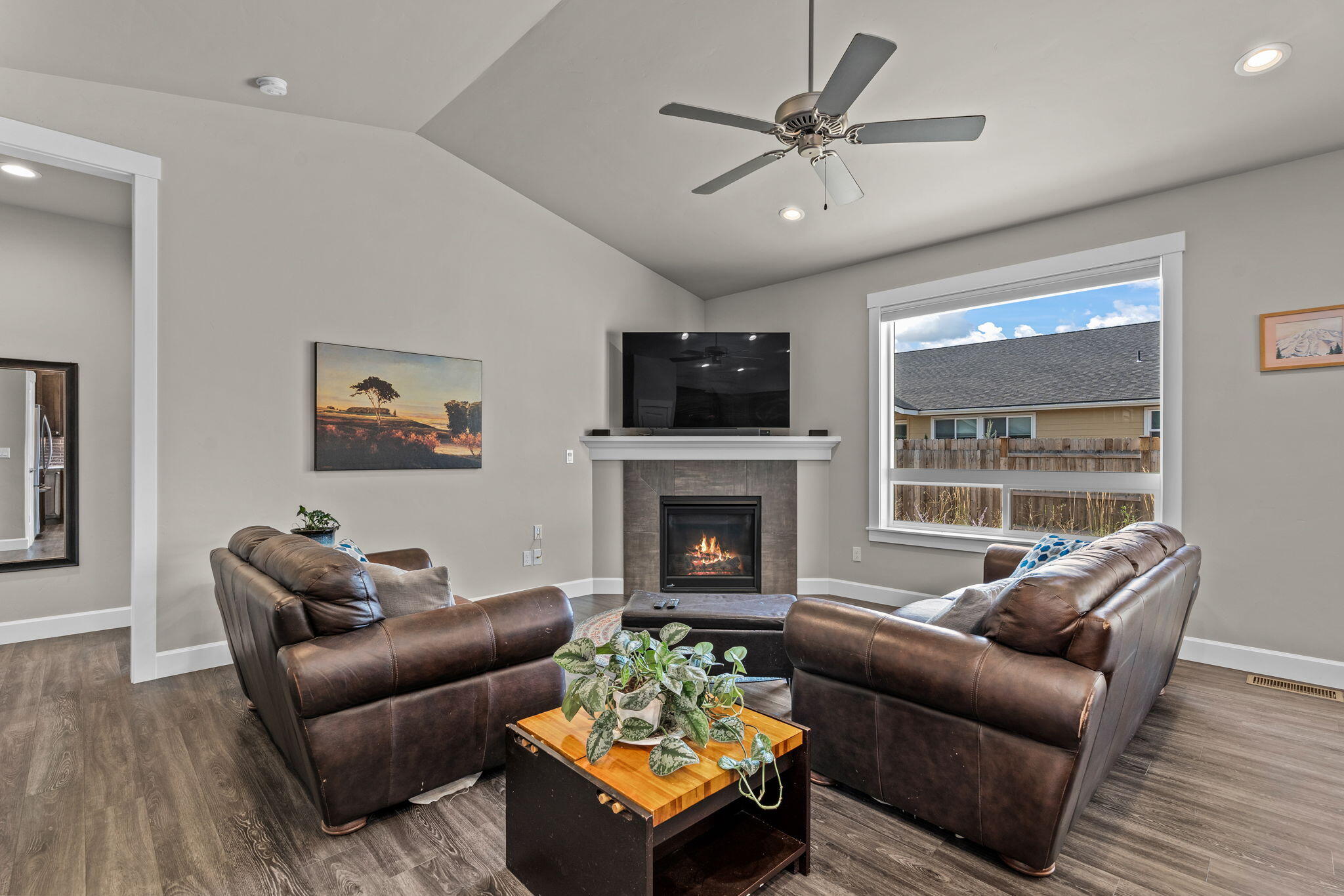 2580 NW Glen Oak Avenue