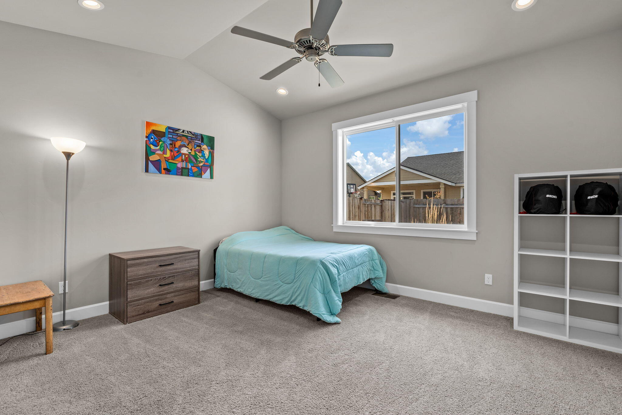 2580 NW Glen Oak Avenue