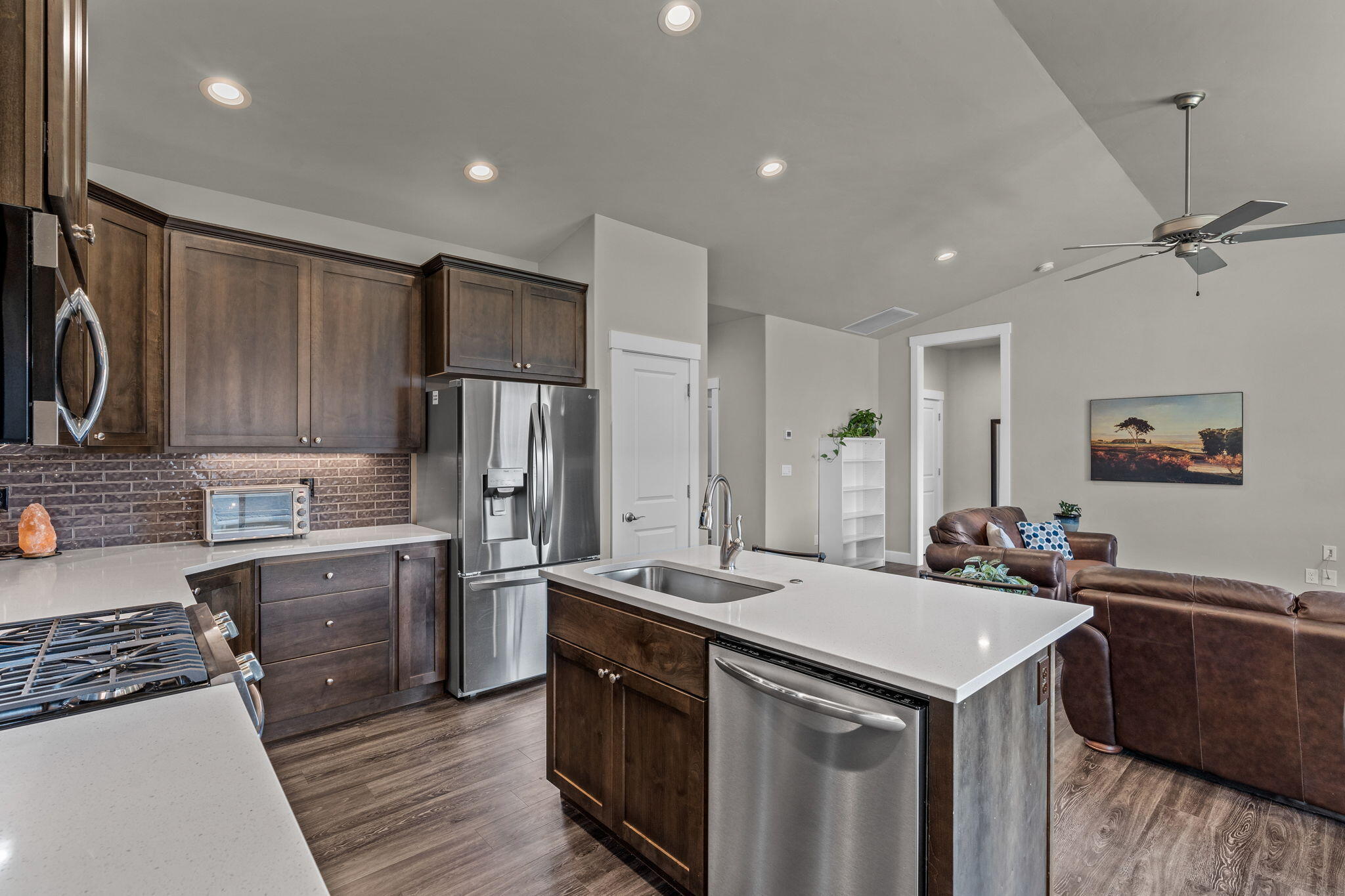 2580 NW Glen Oak Avenue