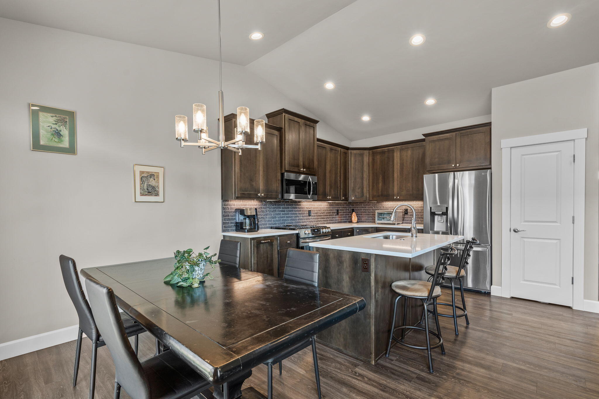 2580 NW Glen Oak Avenue