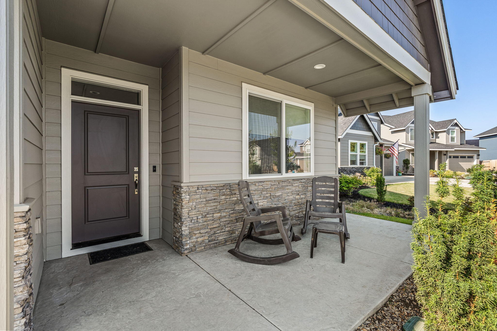 2580 NW Glen Oak Avenue