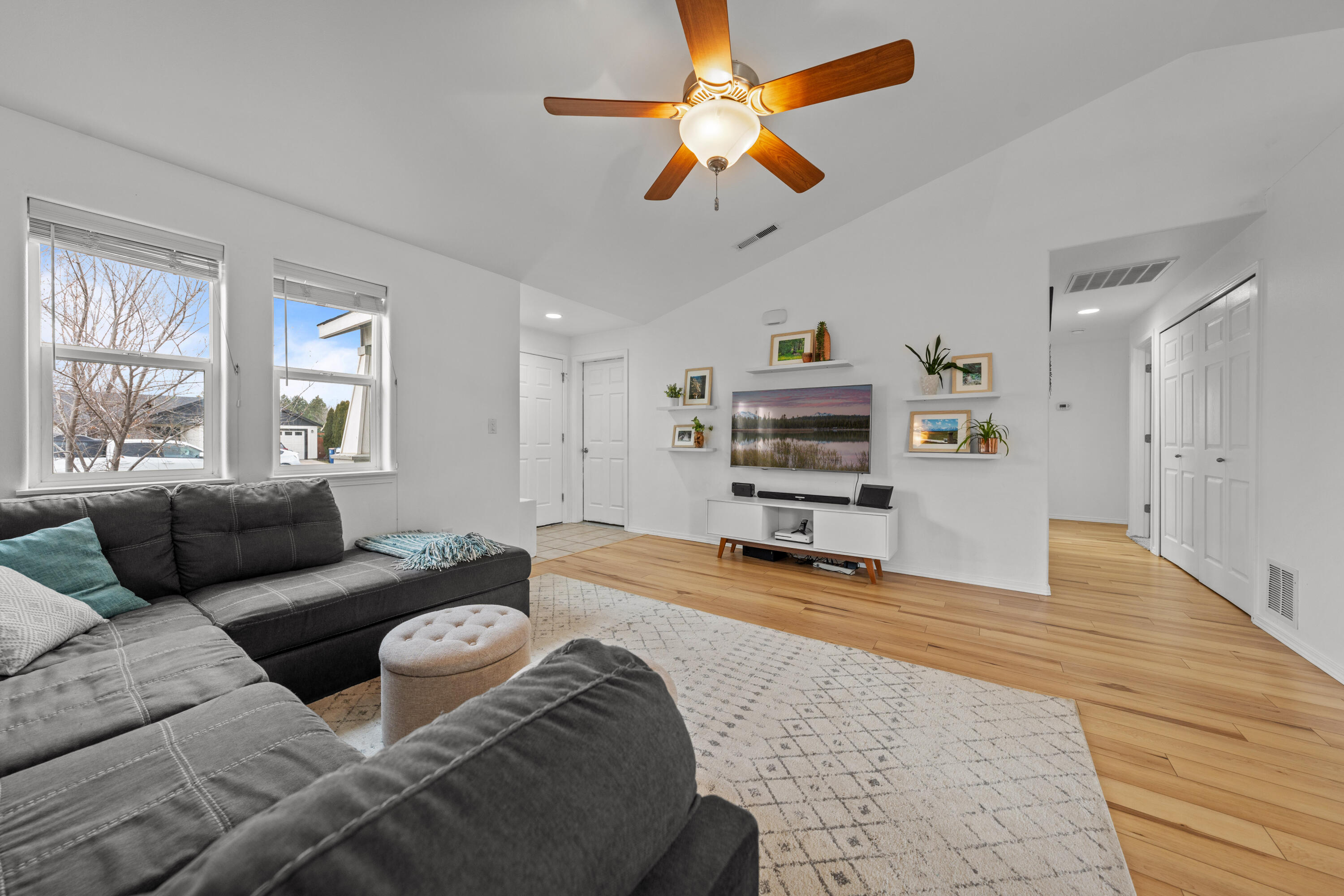 3103 SW Peridot Avenue