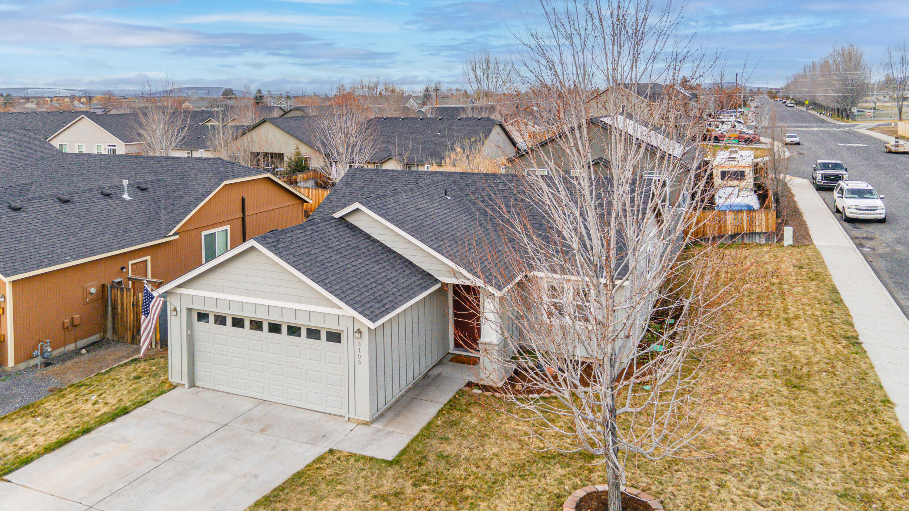 3103 SW Peridot Avenue