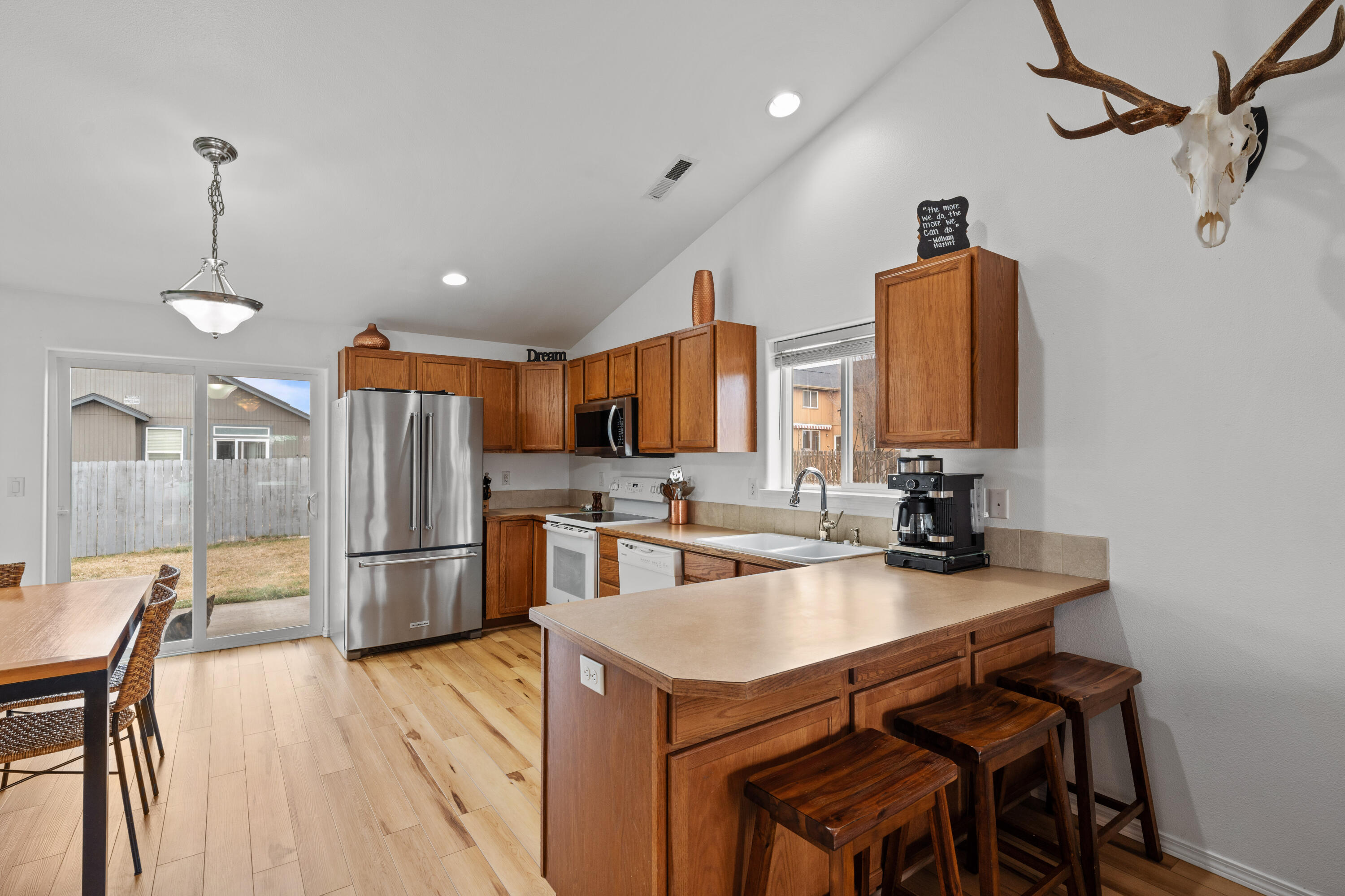 3103 SW Peridot Avenue