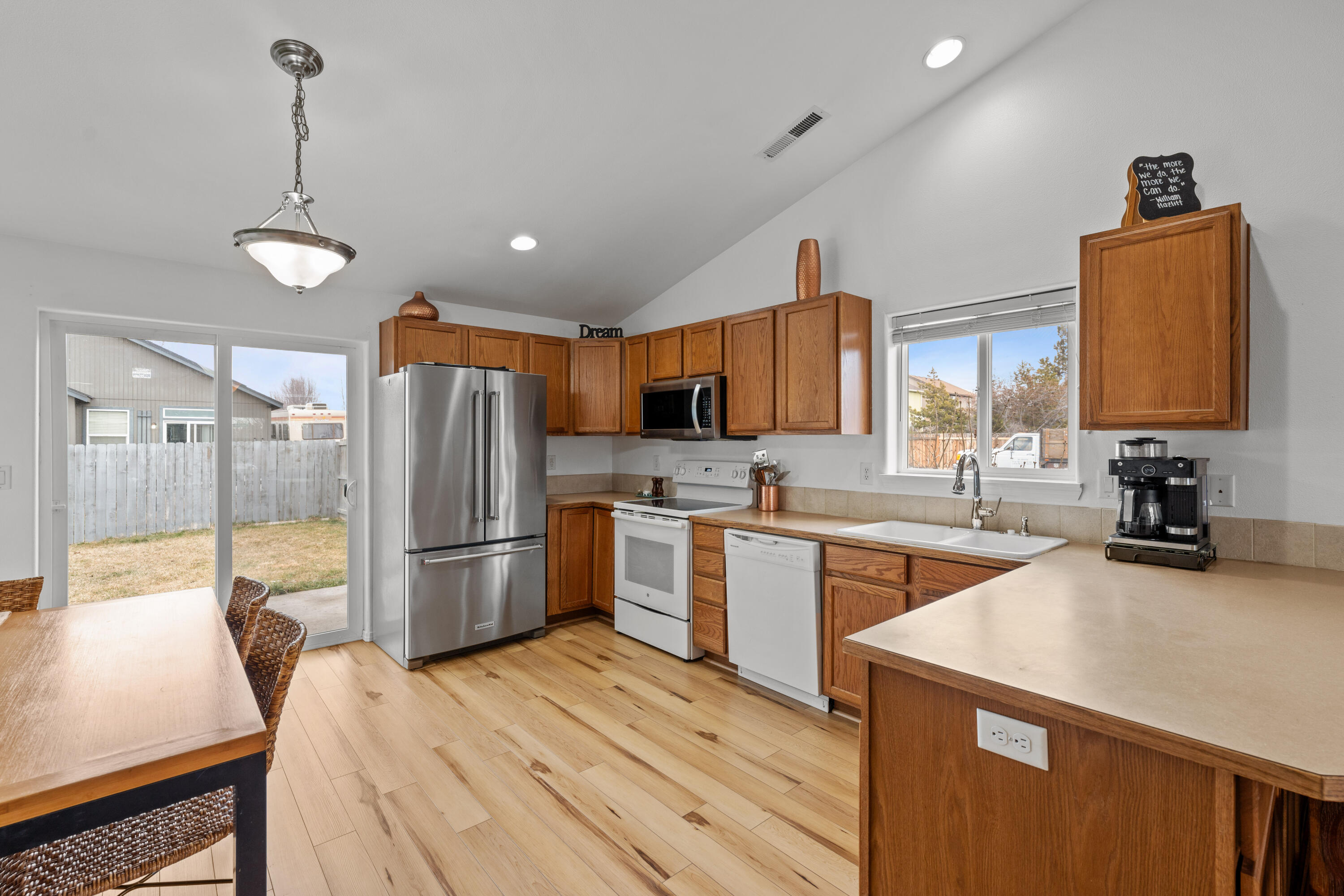 3103 SW Peridot Avenue