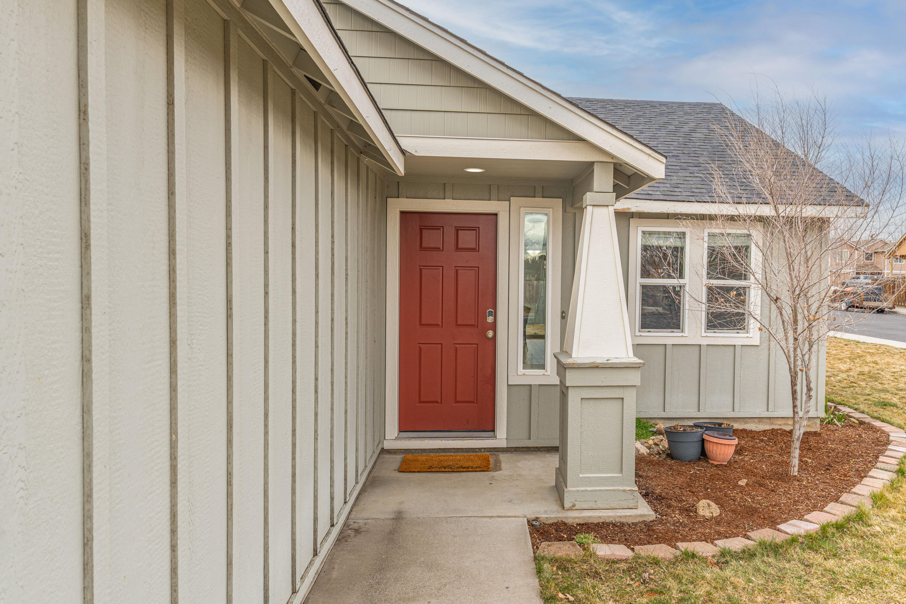 3103 SW Peridot Avenue