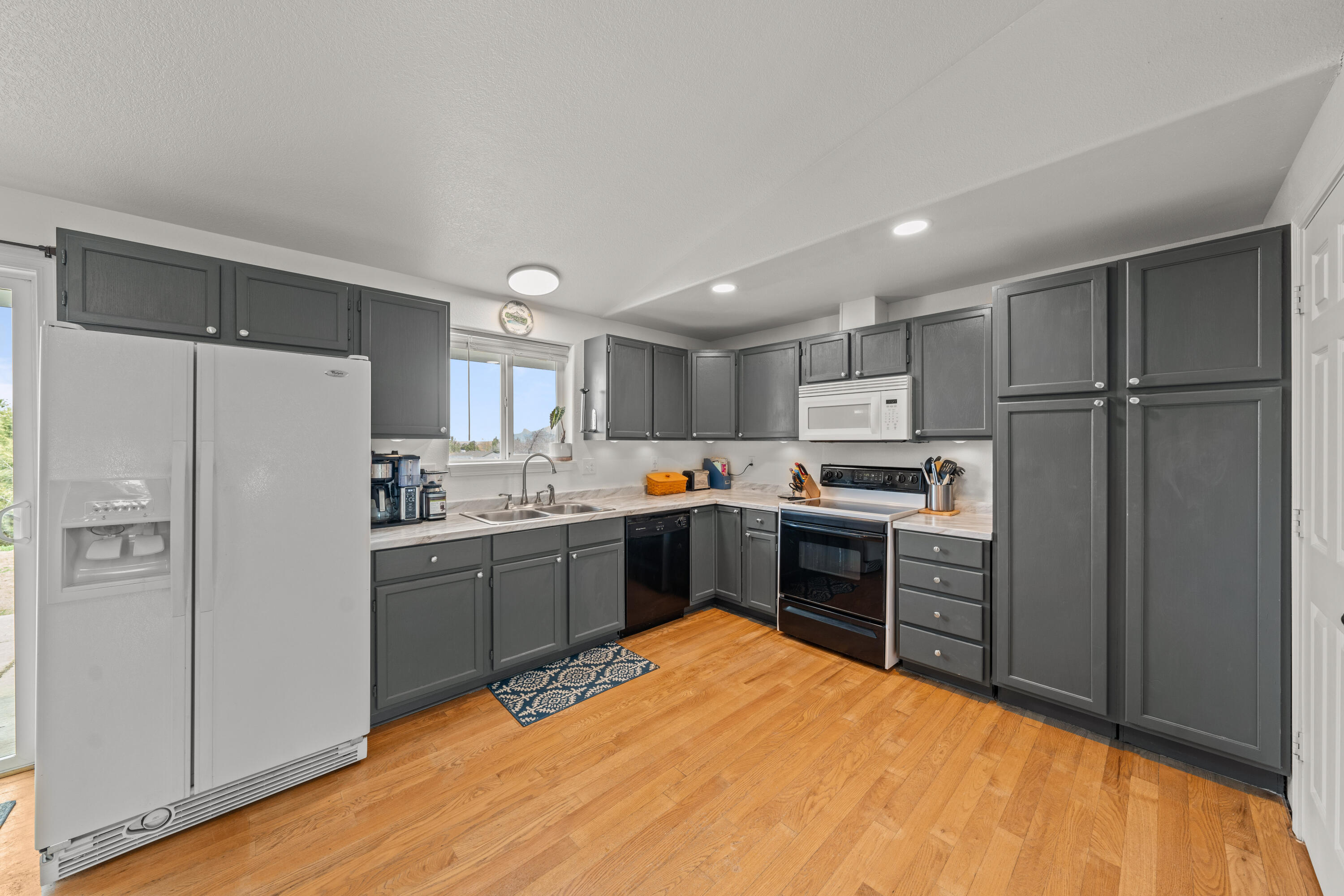 3443 SW Salmon Avenue