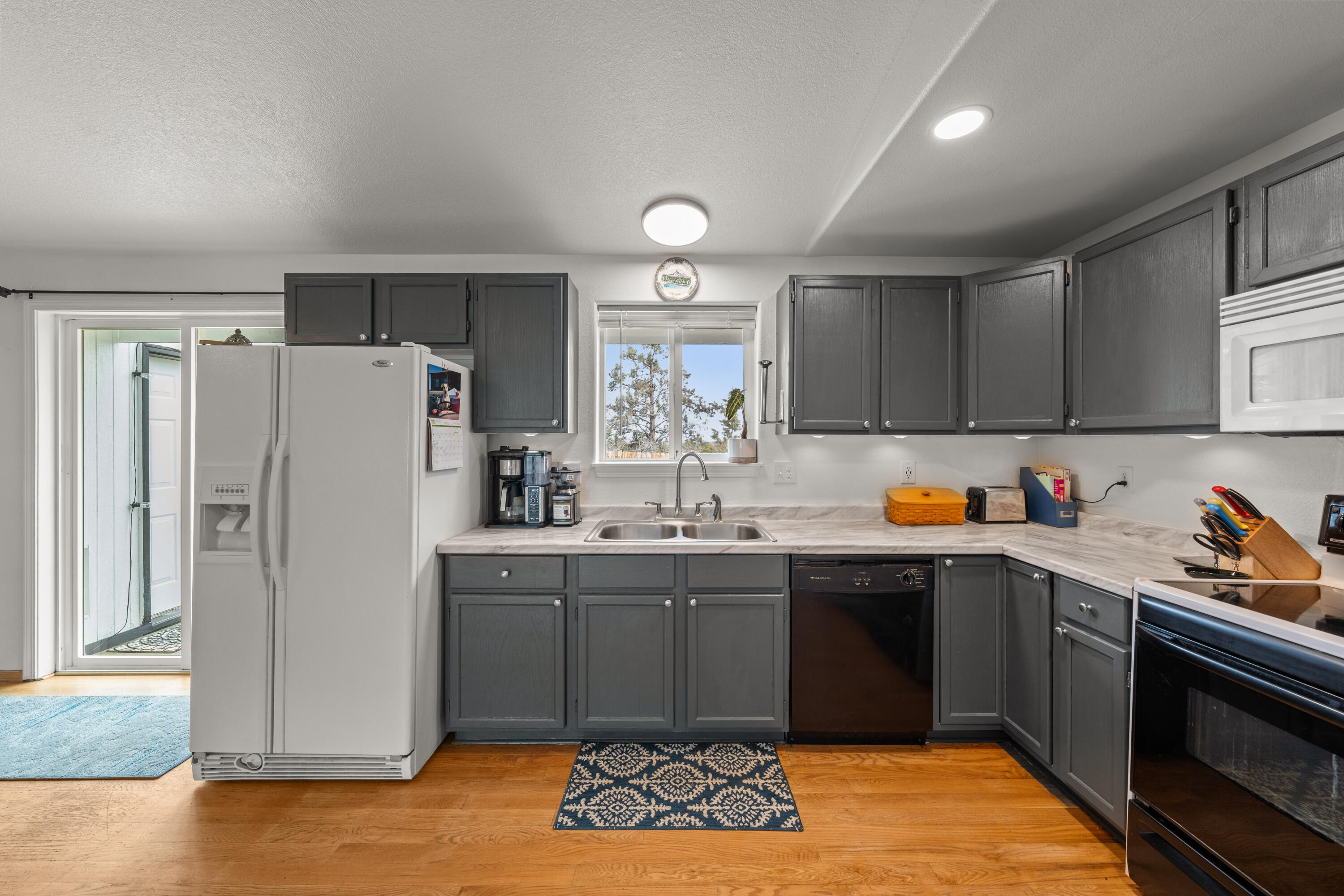 3443 SW Salmon Avenue